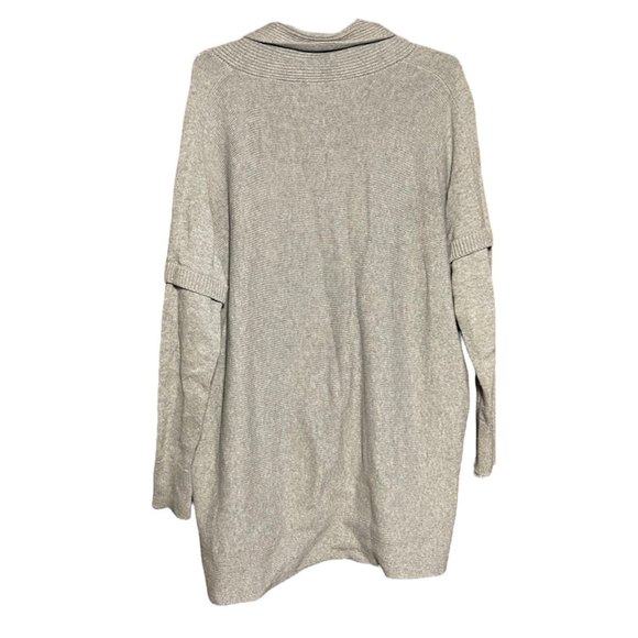 CAbi Gray Cable Knit Woman's Charlotte Poncho Sweater Size Small - Picture 8 of 8